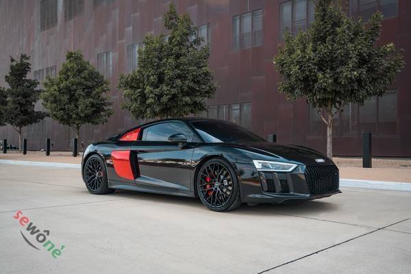 Audi R8 V10 Akrapovic exhaust